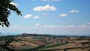 nuvole, panorama, cielo, paesaggio, verde, foglie, azzurro, colline, campi, case, collina, paese, alberi, prati, borghi, bianco, torre, campagna, borgo