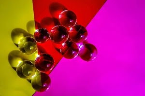 rosso, vetro, giallo, colori, viola, biglie, palline, ombre, triangoli, palle, riflessi, trasparente, fucsia, rosa, gialle