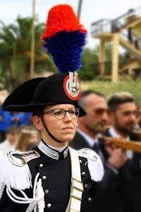 cappello, carabiniere, uniforme, pennacchio, donna, divisa, spalline, rosso, blu, nero, occhiali, persone, bianco, bandoliera, grande, piume