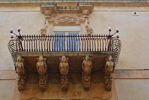 balcone, ringhiera, finestra, barocco, casa, muro, ferro, sculture, statue, luci, porta, fregi, vetri, mascheroni, balconi