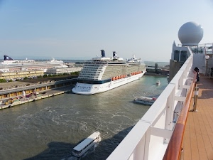 porto, crociera, canale, nave, navi, mare, bianco, molo, acqua, cielo, finestrini, battelli, passeggeri, salvataggio, cabine, imbarcazione, fumaioli