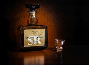 bottiglia, bicchiere, etichetta, tappo, marrone, vetro, liquore, riflesso, bianco, tavolo, lettere, oro, scritta, sfondo