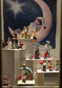 vetrina, luna, pupazzi, stella, statuine, pagliacci