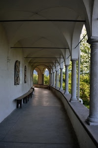 colonne, archi, portico, panche, quadri, corridoio, panchina, porticato, panchine, portici, prospettiva