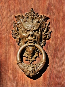 legno, batacchio, denti, anello, metallo, occhi, porta, battente, bocca, mascherone, venature, battiporta, cerchio, faccia