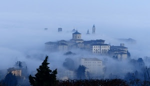 nebbia, campanile, case, paese, panorama, albero, tetti, paesaggio, finestre, chiesa