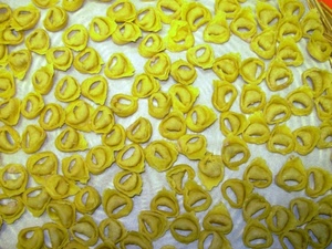 pasta, tortellini, cibo, giallo, tanti, bianco, gialli, farina, fresca, tortelli