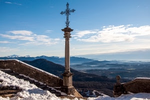 croce, neve, nuvole, montagne, cielo, colonna, panorama, montagna, inverno, paesaggio, azzurro, muretto, bianco