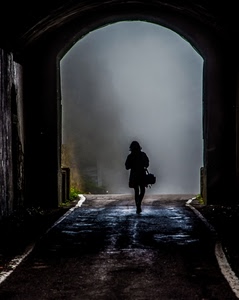 nebbia, strada, arco, donna, controluce, vicolo, galleria, persona, silhouette