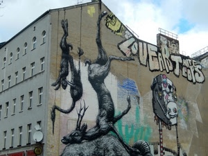 finestre, murales, animali, palazzo, nuvole, cielo, murale, scritta, uccello, cervo, bianco, disegno, muro, palazzi, appesi, azzurro, lepre, parabola