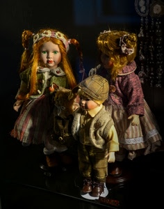 tre, bambole, capelli, giocattoli, vetrina, porcellana, cappello, occhi, cappelli