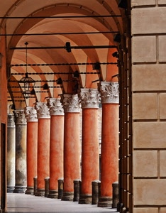 colonne, portico, archi, capitelli, lampione, rosso, arancione, lampada, mattoni, prospettiva