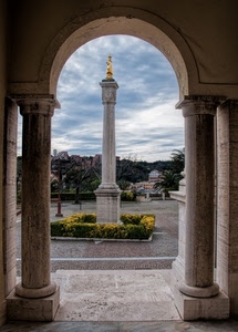 colonne, statua, arco, colonna, piazza, aiuola, oro, nuvole, cielo