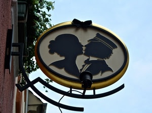 insegna, bacio, fiocco, cappello, donna, uomo, nero, giallo, coppia, cielo, due, ferro, pianta