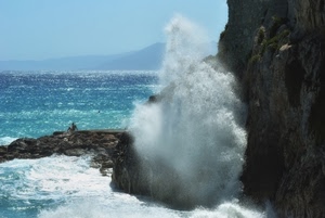mare, onda, acqua, cielo, scogli, azzurro, blu, roccia, scogliera, onde, scoglio, schiuma, schizzi, montagne, riflessi