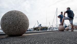 barche, persone, sfere, porto, uomini, strada, sfera, due, cemento, pietra, palla