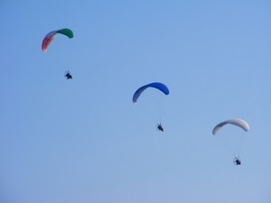 tre, cielo, azzurro, parapendio, deltaplano, sport, volare, colori, blu, paracadute, tricolore