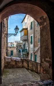 lampione, arco, finestre, scorcio, balconi, balcone, borgo, case