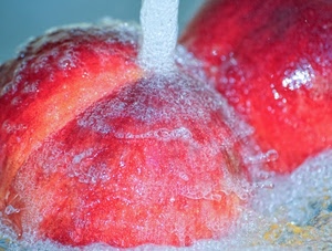 acqua, rosso, frutta, bolle, getto, gocce, macro, lavare, pesca, schiuma