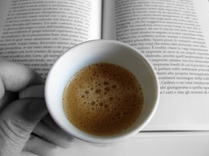 caffè, libro, tazzina, mano, tazza, dita, schiuma