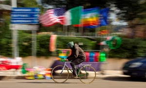 bicicletta, bandiere, ciclista, strada, ruote, cartelli, mosso, movimento, panning, sfocato