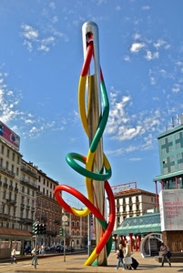 ago, filo, piazza, colori, monumento, milano, scultura, curve, nuvole, cielo, multicolore, passanti