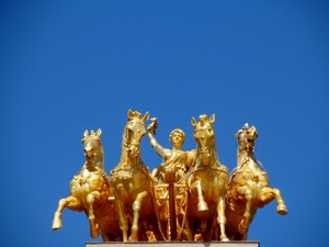 cavalli, oro, monumento, cielo, quadriga, azzurro, statua, zampe, statue