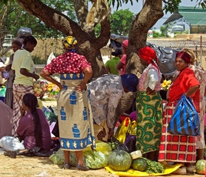 donne, colori, albero, mercato, zucche, persone, africane, frutta, foglie, alberi