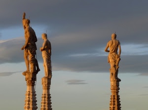 statue, cielo, guglie, nuvole, tre, tramonto, duomo, sculture, grigio, marrone, azzurro, milano, marmo