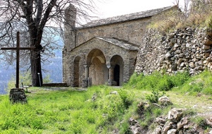 croce, chiesa, albero, colonne, pietre, archi, erba, sassi, prato, verde, sentiero, campanile