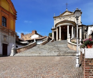 chiesa, lampione, colonne, scalinata, scale, croce, castello