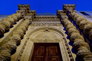 colonne, portone, portale, cielo, azzurro, decorazioni, legno, barocco, arco, chiesa, blu, marrone, prospettiva, porta, capitelli, quattro