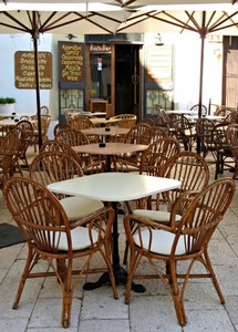 sedie, ombrelloni, tavolini, bar, cuscini, bianco, vimini, tavoli, posacenere, ristorante, porte, porta, sedia, tavolo, scritte